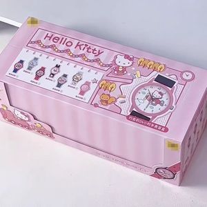 ขายดี ของแท้ 100% ชุด 6 ชิ้น/เซ็ต นาฬิกา Hello Kitty แสดงเวลา 24 ชั่วโมง กล่องสุ่ม ของตกแต่งน่ารัก ของเล่นการ์ตูน ของขวัญสำหรับเด็ก - Product Image 1