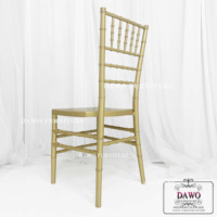 Chaise de salle à manger en bambou doré moderne pour usage extérieur, location pour banquets, réceptions, cours, parcs, villas, mobilier de mariage en plastique