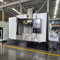 Machine de fraisage CNC VMC 1270 robuste à 3 axes avec table de 1300x700 mm pour le traitement de machines générales