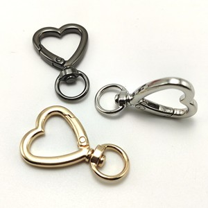 Llavero de metal de alta calidad con resorte en forma de corazón de 41*26mm, con mosquetón giratorio, accesorio de moda para <span class=keywords><strong>bricolaje</strong></span> y equipaje. - Product Image 4