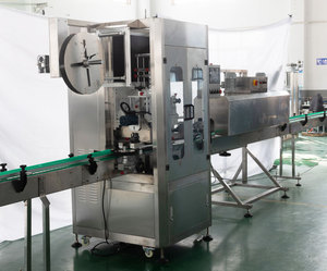 Machine à alcool entièrement automatique de haute précision 3000 BPH à moteur pour ligne d'embouteillage de boissons (vodka, <span class=keywords><strong>rhum</strong></span>, gin, liqueur) en <span class=keywords><strong>verre</strong></span> - Product Image 3