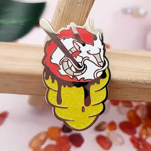 Personalisasi Kustom Kualitas Tinggi Keras Enamel Glitter Kerah Pin Lencana untuk Hadiah