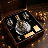 Großhandel Leere 750ml Weihnachtsbaum-förmige Glasflasche für Wein, Wodka, Brandy, Gin, Spirituosen und Likör mit Korkverschluss