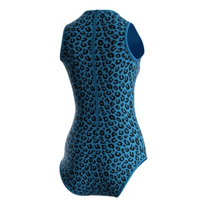 Equipo de Natación Avanzado para Mujer con Propiedades Resistentes al Cloro y Ajuste Aerodinámico para Uso Competitivo - Product Image 4