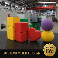 Ensemble de jouets éducatifs en mousse de formes variées : cubes empilables, sphères et cœurs (rouge, jaune, violet) pour jeu sensoriel et tri, moulage par injection, usine OEM