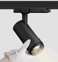Angle de faisceau réglable de 20-60 degrés Zoomable 3-Phase Track Rail Spot LED Plafonnier 2700K Downlight Aluminium pour une utilisation en intérieur
