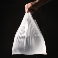 Sac de courses en plastique épais HDPE LDPE avec logo personnalisé pour supermarché, sac de transport en forme de T-shirt pour aliments