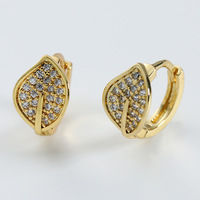 Boucles d'oreilles Fleur, Boucles d'oreilles Huggie, Boucles d'oreilles Charme, CZ, Délicates, Florales, Élégantes, Tendance, Minimalistes, Plaqué Or, Cuivre, Laiton pour Femme