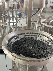 Machine de capsulage de remplissage de flacon de petite bouteille électrique rotative automatique <span class=keywords><strong>pour</strong></span> huiles essentielles gouttes oculaires colle liquide réactifs <span class=keywords><strong>pour</strong></span> tubes de sang - Product Image 6