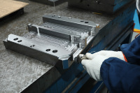 Fabrication de claviers en silicone conducteur multi-couleurs durables sur mesure, moulage en caoutchouc de silicone