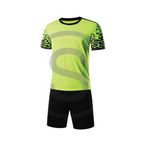 Beneficio diseño personalizado transpirable 100% poliéster Unisex adulto completo fútbol desgaste Kits nuevo estilo sublimación fútbol uniforme Jersey - Product Image 1