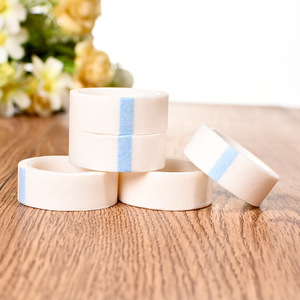 Bande adhésive non tissée blanche, épaisseur 5 mm, respirante, pour usage médical - Product Image 3