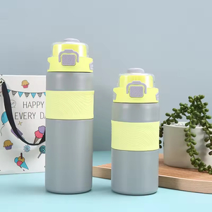 Bouteille isotherme en acier inoxydable à double paroi de 600 ml pour sports de plein air et voyages, avec couvercle à clapet - Product Image 5