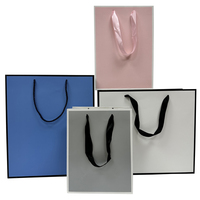 Sac en papier kraft marron de luxe avec poignée en ruban – Sac cadeau écologique personnalisable avec pelliculage pour vêtements et chaussures
