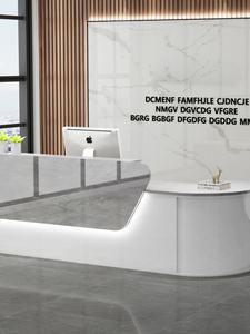 แผนกต้อนรับไม้เนื้อแข็งพร้อมไฟ LED และมุมโค้งมนสำหรับร้านขายเสื้อผ้าโรงแรมและชานมทันสมัยตามสั่ง - Product Image 6