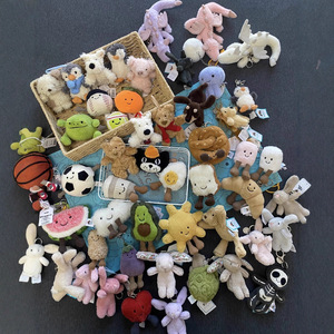 EZBABY Colgante de Perro con Tres Etiquetas, Estampado de Acero, Estilo Barcelona, Oso, Berenjena, Croissant, Peluche Súper Suave de Algodón PP, Regalo al por Mayor - Product Image 5
