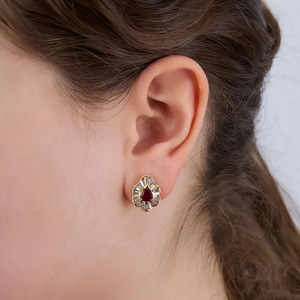 Pendientes de Oreja con Forma de Flor de Lágrima Roja para Mujer, Diseño Geométrico, Accesorios para el Día a Día - Product Image 5