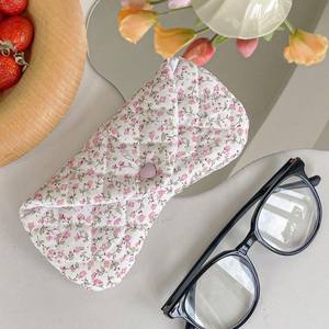 <span class=keywords><strong>Estuche</strong></span> <span class=keywords><strong>para</strong></span> gafas de lona floral, <span class=keywords><strong>estuche</strong></span> <span class=keywords><strong>para</strong></span> gafas de sol con cierre de corazón, bolsa de almacenamiento acolchada <span class=keywords><strong>para</strong></span> gafas <span class=keywords><strong>para</strong></span> hombres y mujeres - Product Image 6