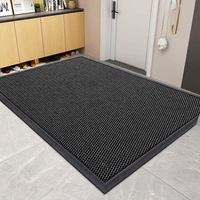 Grand tapis d'entrée moderne en PP aiguilleté |   Grattoir à poussière antidérapant à grille ouverte avec support en PVC résistant aux taches |   Lavable en intérieur