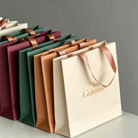 Sac d'emballage cadeau de luxe léger et minimaliste, imprimé sur écran, en carton blanc recyclable, avec logo personnalisé, capacité de charge de 6 à 9 kg