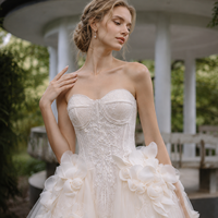 Vestido de Novia Corte A sin Tirantes con Escote Corazón, Corsé de Encaje, Adornado con Cuentas y Flores 3D, de Tul, Tallas Grandes, Estilo Princesa con Cola Capilla