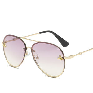 Lunettes de soleil de luxe pour femmes, style vintage, monture en métal avec rivets en forme d'abeille, verres dégradés, lunettes de soleil pour femmes, 2024 - Product Image 2
