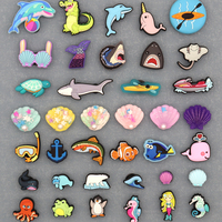 Accessoires de décoration pour chaussures en gros, série Océan, monde sous-marin, crabe, petit poisson, carpe koï, requin, calmar, breloques pour chaussures en forme de sabot