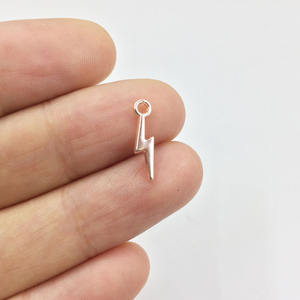 Pendentif à breloque éclair en argent tibétain en gros pour collier, bijoux, fabrication de bricolage - Product Image 4