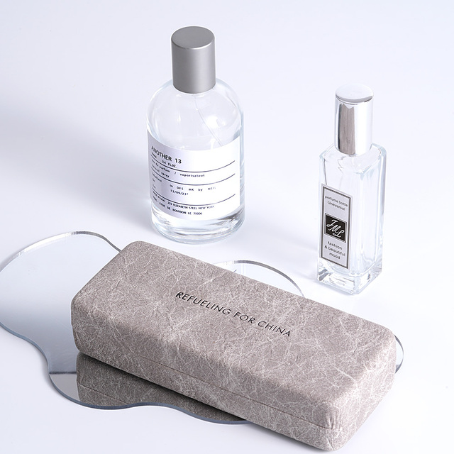 Glasses case  Level Advanced Sense Large Capacity Anti-pressure Anti-fall Fashion Small Fresh Iron square Mirror case