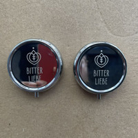 100 pièces Boîte à pilules ronde en métal avec logo personnalisé Prête à être expédiée Boîte à médicaments à 3 compartiments Boîte à pilules