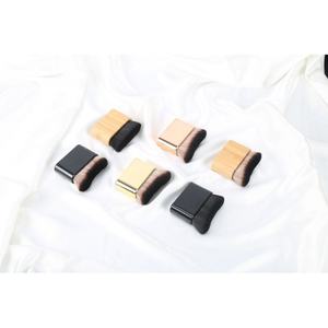 Pinceau de maquillage professionnel grand format pour le visage et le corps, idéal pour le bronzage, le fond de teint, le poudre et le blush – Marque privée - Product Image 2