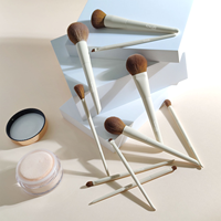 Mini Kit de Pinceaux de Maquillage Portable 10 Pièces pour le Visage, Idéal Voyage, Pinceau Éventail Correcteur, Option Logo Personnalisé, Manche en Bois, Poils Synthétiques