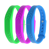 Bracelets RFID réglables réutilisables personnalisés Bracelet étanche 13.56MHz 213 Bracelet en silicone NFC 144 octets pour l'activité