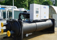 Équipement de chauffage et de refroidissement d'occasion à source d'eau 580KW (refroidissement) 725KW (chauffage) R134a 380V – CVC Central Commercial et Industriel