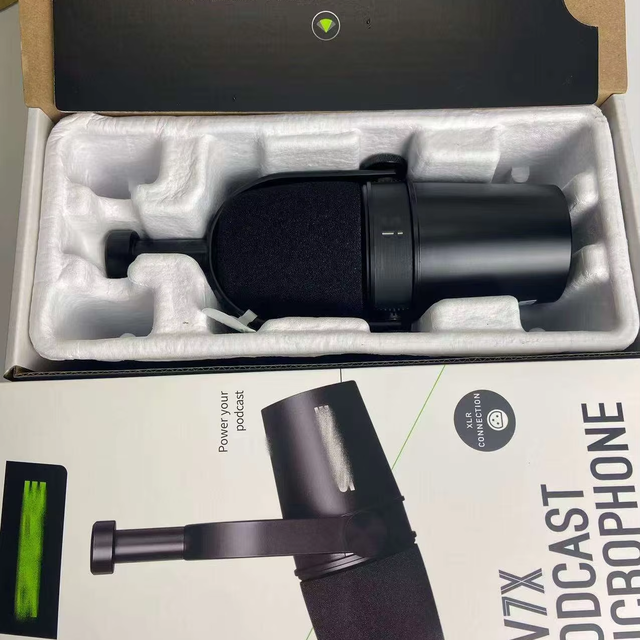 MV7X Wired Streaming Podcast Microphone Cardioid Dynamic Microphone for Computer Live Streaming Recording Voice KTV Performances