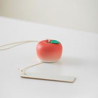 Carillon éolien en céramique fait main en forme de pomme, ornement suspendu créatif, décoration d'intérieur, cadeau d'anniversaire unique
