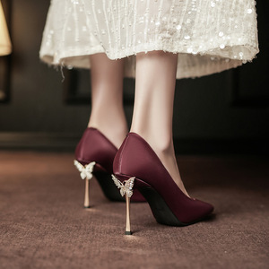 Chaussures pour femmes Y25909 à bout pointu et talon aiguille, ultra-hautes, avec décoration en strass, sexy et tendance - Product Image 4