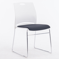 Chaise de bureau ergonomique de style moderne avec cadre en plastique Mobilier de conférence et de formation empilable en gros