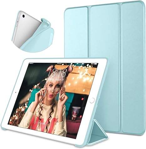 สีฟ้าน้ำแข็ง