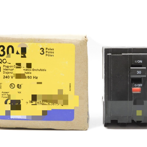 ตัวควบคุมการเขียนโปรแกรมด้วย PLC 240V NSMP ระบบอัตโนมัติสำหรับอุตสาหกรรม Qo3305237 30A - Product Image 1