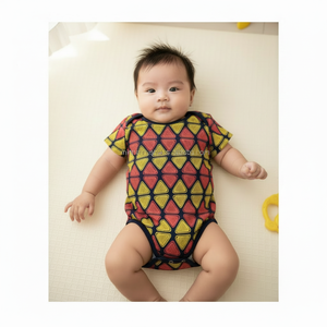 ถุงเท้าเด็กอ่อนเนื้อผ้านุ่มผสมสแปนเด็กซ์/ใยไผ่ ขายส่ง |   ชุดรอมเปอร์เด็กทารกพิมพ์ลายสามเหลี่ยมทรงเรขาคณิตน่ารักแขนสั้นมีซิปปิด - Product Image 1