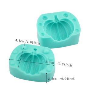 Moule en silicone Citrouille d'Halloween pour gâteaux, fondants, bougies parfumées et savons faits main - Product Image 6