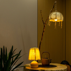 Lampe d'ambiance LED créative minimaliste faite à la main pour chambre et bureau, lampe de chevet DIY en loofah à brancher pour usage domestique - Product Image 1