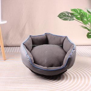 Modernes Winter-Haustierbett aus Weichem, Waschbarem Stoff für Hunde und Katzen in Runder Form mit Kartonverpackung - Product Image 2