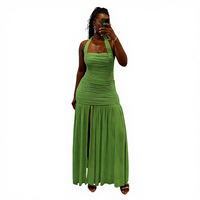 Robe longue fluide pour femme à col rond sculpté, plissée architecturale et à volants dimensionnels