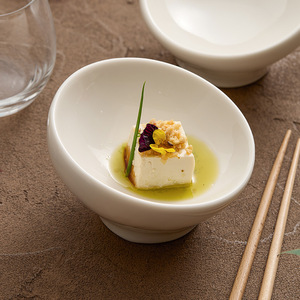 Cuenco de Cerámica de Tallo Alto, Blanco Puro, Estilo Nórdico y Nuevo Estilo Chino, para Uso Comercial en Hoteles y Restaurantes - Product Image 3