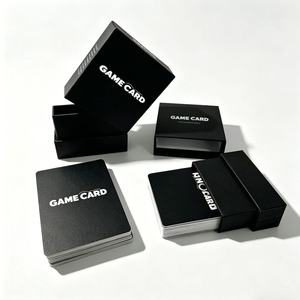 <span class=keywords><strong>Carte</strong></span> da Gioco Professionali Personalizzate Premium 300/350gsm in Carta Opaca Nera con Scatola di Lusso Rigida con Coperchio e Base - Product Image 1