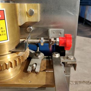 ZEKO Machine de fabrication de boulettes de <span class=keywords><strong>viande</strong></span> de bœuf de haute qualité Croquettes et boulettes de <span class=keywords><strong>viande</strong></span> Machine de fabrication Pakistan Samosa Machine de fabrication à bas prix - Product Image 6