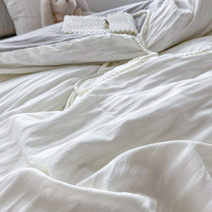 Ensemble de quatre pièces textiles neufs des fabricants Source's Frowled Yarn Bedding Three-Piece Bed Sheets - Product Image 3