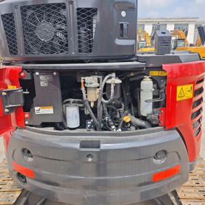 Mini-excavatrice sur chenilles Yanmar 55 d'occasion, modèle 2022, hydraulique, avec moteur et pompe - Product Image 4